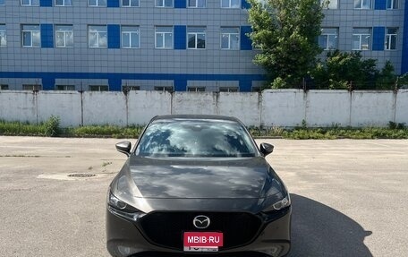 Mazda 3, 2021 год, 1 900 000 рублей, 2 фотография