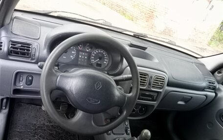 Renault Clio III, 2001 год, 140 000 рублей, 7 фотография