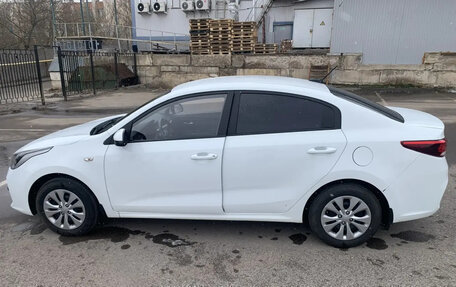 KIA Rio IV, 2017 год, 900 000 рублей, 4 фотография
