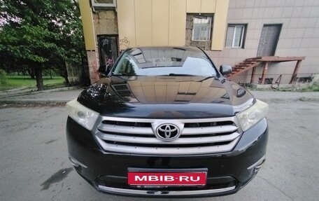 Toyota Highlander III, 2013 год, 2 600 000 рублей, 1 фотография