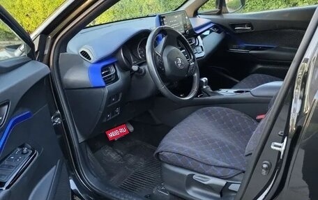 Toyota C-HR I рестайлинг, 2021 год, 2 600 000 рублей, 7 фотография
