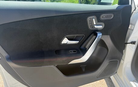 Mercedes-Benz A-Класс, 2021 год, 2 600 000 рублей, 15 фотография