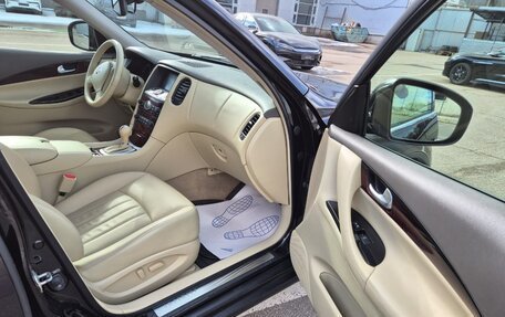 Infiniti QX50 I рестайлинг, 2015 год, 1 650 000 рублей, 18 фотография