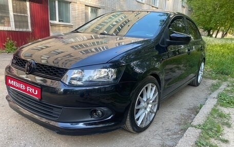 Volkswagen Polo VI (EU Market), 2010 год, 695 000 рублей, 2 фотография
