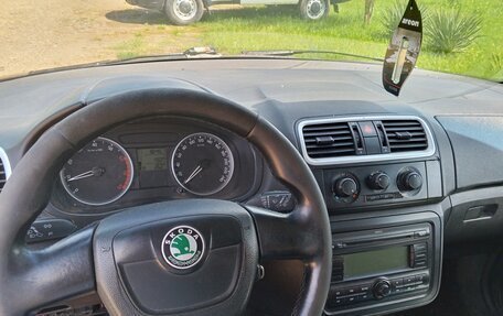 Skoda Fabia II, 2010 год, 210 000 рублей, 7 фотография