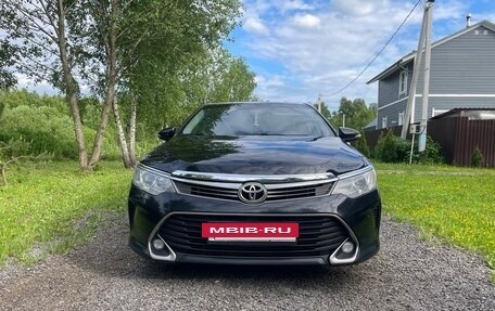 Toyota Camry, 2017 год, 1 600 000 рублей, 4 фотография