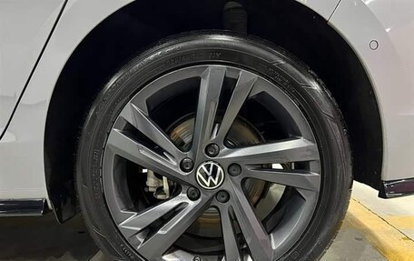 Volkswagen Golf VIII, 2022 год, 2 030 000 рублей, 21 фотография