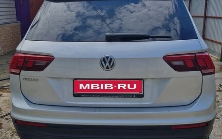 Volkswagen Tiguan II, 2019 год, 2 100 000 рублей, 2 фотография