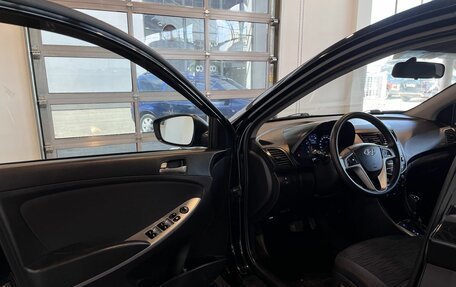 Hyundai Solaris II рестайлинг, 2015 год, 1 015 000 рублей, 20 фотография