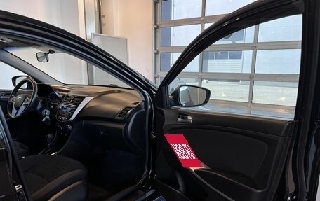 Hyundai Solaris II рестайлинг, 2015 год, 1 015 000 рублей, 26 фотография