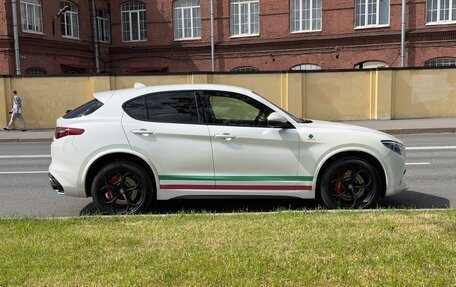 Alfa Romeo Stelvio, 2019 год, 6 200 000 рублей, 3 фотография