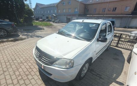 Renault Logan I, 2011 год, 380 000 рублей, 2 фотография