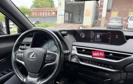 Lexus UX I, 2019 год, 3 050 000 рублей, 16 фотография