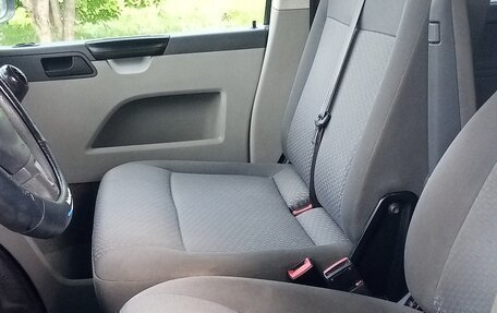 Volkswagen Caravelle T5, 2013 год, 1 790 000 рублей, 9 фотография