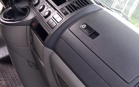 Volkswagen Caravelle T5, 2013 год, 1 790 000 рублей, 11 фотография
