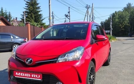 Toyota Vitz, 2014 год, 950 000 рублей, 3 фотография