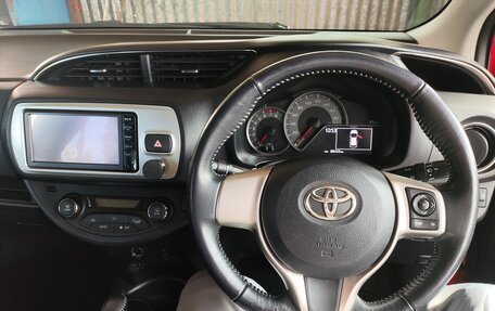 Toyota Vitz, 2014 год, 950 000 рублей, 10 фотография