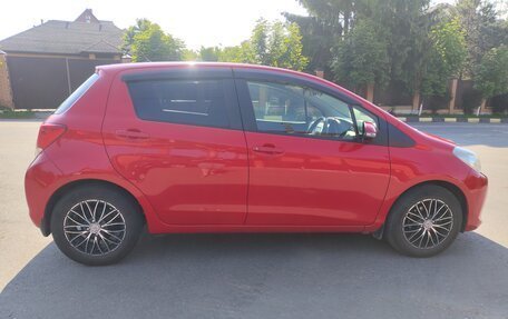 Toyota Vitz, 2014 год, 950 000 рублей, 8 фотография