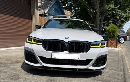 BMW 5 серия, 2021 год, 4 900 000 рублей, 3 фотография