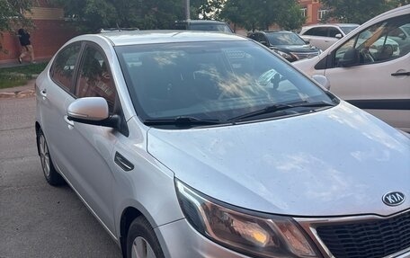 KIA Rio III рестайлинг, 2012 год, 1 000 000 рублей, 2 фотография