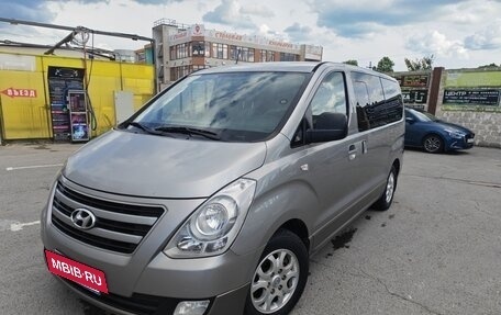 Hyundai H-1 II рестайлинг, 2014 год, 2 100 000 рублей, 4 фотография