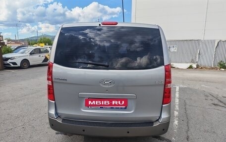 Hyundai H-1 II рестайлинг, 2014 год, 2 100 000 рублей, 2 фотография