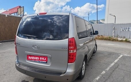 Hyundai H-1 II рестайлинг, 2014 год, 2 100 000 рублей, 8 фотография