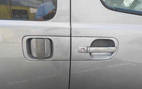 Hyundai H-1 II рестайлинг, 2014 год, 2 100 000 рублей, 23 фотография