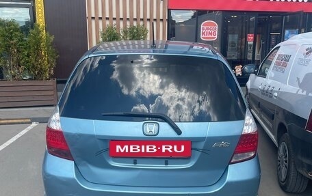 Honda Fit III, 2007 год, 350 000 рублей, 3 фотография