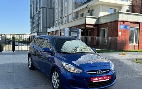 Hyundai Solaris II рестайлинг, 2012 год, 895 000 рублей, 3 фотография