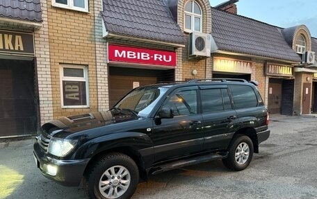 Toyota Land Cruiser 100 рестайлинг 2, 2005 год, 2 200 000 рублей, 1 фотография
