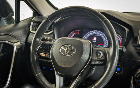 Toyota RAV4, 2021 год, 2 740 000 рублей, 15 фотография