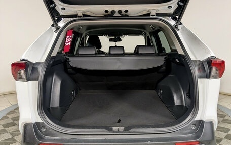 Toyota RAV4, 2021 год, 2 740 000 рублей, 18 фотография