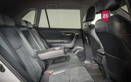 Toyota RAV4, 2021 год, 2 740 000 рублей, 13 фотография