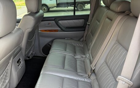Toyota Land Cruiser 100 рестайлинг 2, 2005 год, 2 200 000 рублей, 12 фотография