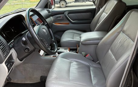 Toyota Land Cruiser 100 рестайлинг 2, 2005 год, 2 200 000 рублей, 10 фотография