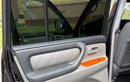 Toyota Land Cruiser 100 рестайлинг 2, 2005 год, 2 200 000 рублей, 11 фотография