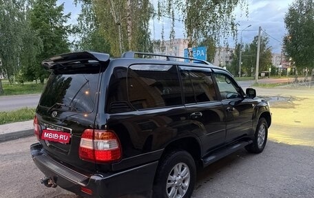 Toyota Land Cruiser 100 рестайлинг 2, 2005 год, 2 200 000 рублей, 6 фотография