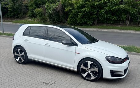 Volkswagen Golf VII, 2015 год, 1 375 000 рублей, 5 фотография