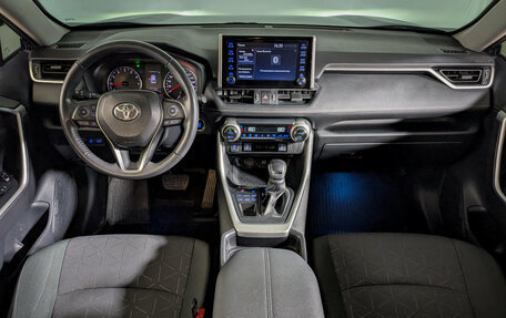 Toyota RAV4, 2020 год, 2 369 000 рублей, 10 фотография