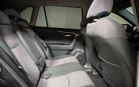 Toyota RAV4, 2020 год, 2 369 000 рублей, 15 фотография