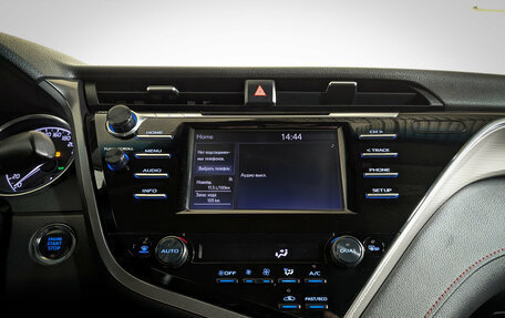 Toyota Camry, 2020 год, 2 340 000 рублей, 11 фотография