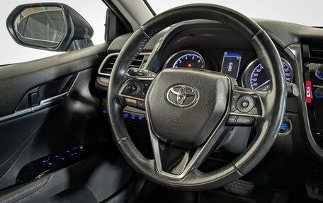Toyota Camry, 2020 год, 2 340 000 рублей, 18 фотография