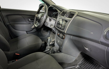 Renault Logan II, 2018 год, 759 900 рублей, 12 фотография