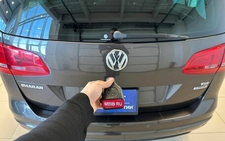 Volkswagen Sharan II, 2015 год, 1 849 900 рублей, 24 фотография