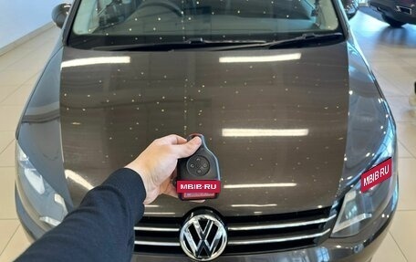 Volkswagen Sharan II, 2015 год, 1 849 900 рублей, 30 фотография