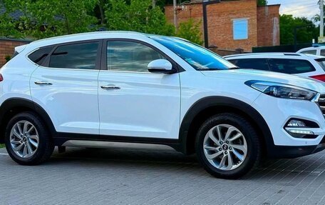 Hyundai Tucson III, 2018 год, 2 250 000 рублей, 5 фотография