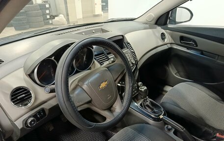 Chevrolet Cruze II, 2010 год, 520 000 рублей, 7 фотография