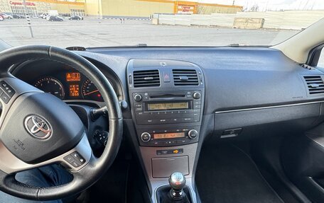 Toyota Avensis III рестайлинг, 2010 год, 1 000 000 рублей, 15 фотография