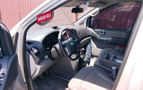 Hyundai Grand Starex Grand Starex I рестайлинг 2, 2010 год, 1 000 000 рублей, 4 фотография